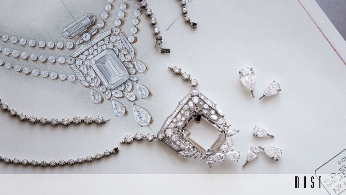 香奈儿Nº5的钻石项链